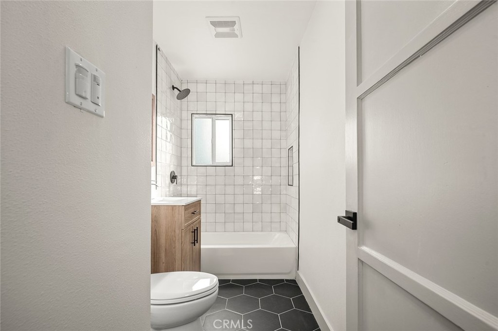 924 West Almond Street Compton, CA 90220 - Photo 20 of 44