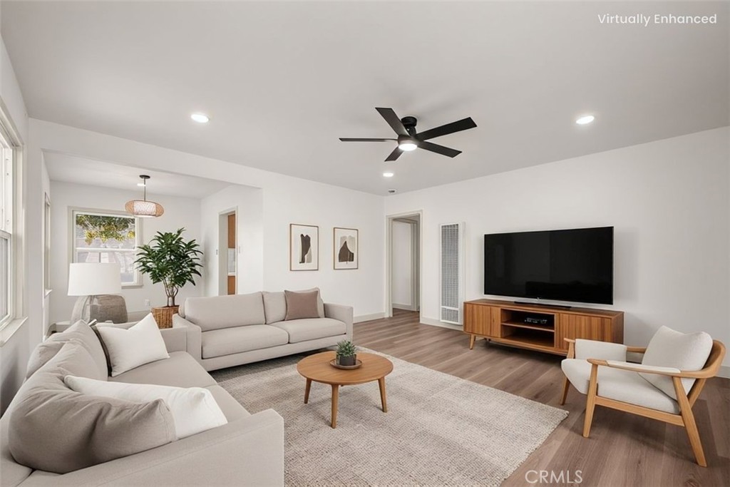 924 West Almond Street Compton, CA 90220 - Photo 3 of 44 Virtually staged