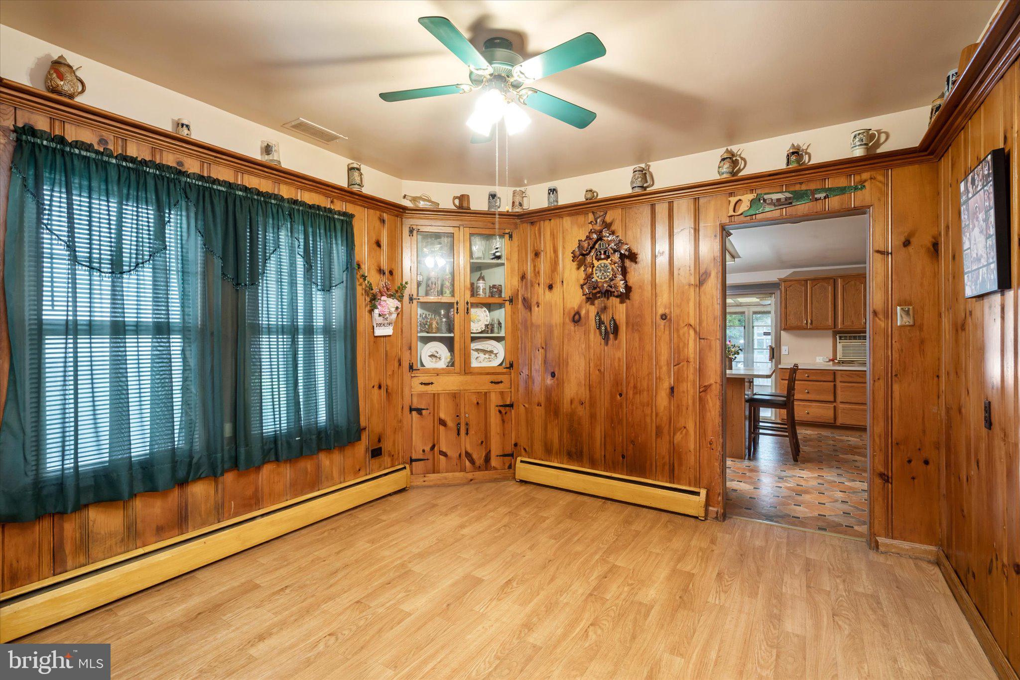 186 Beal Street Hamilton, NJ 08610 - Photo 7 of 23 Dining room