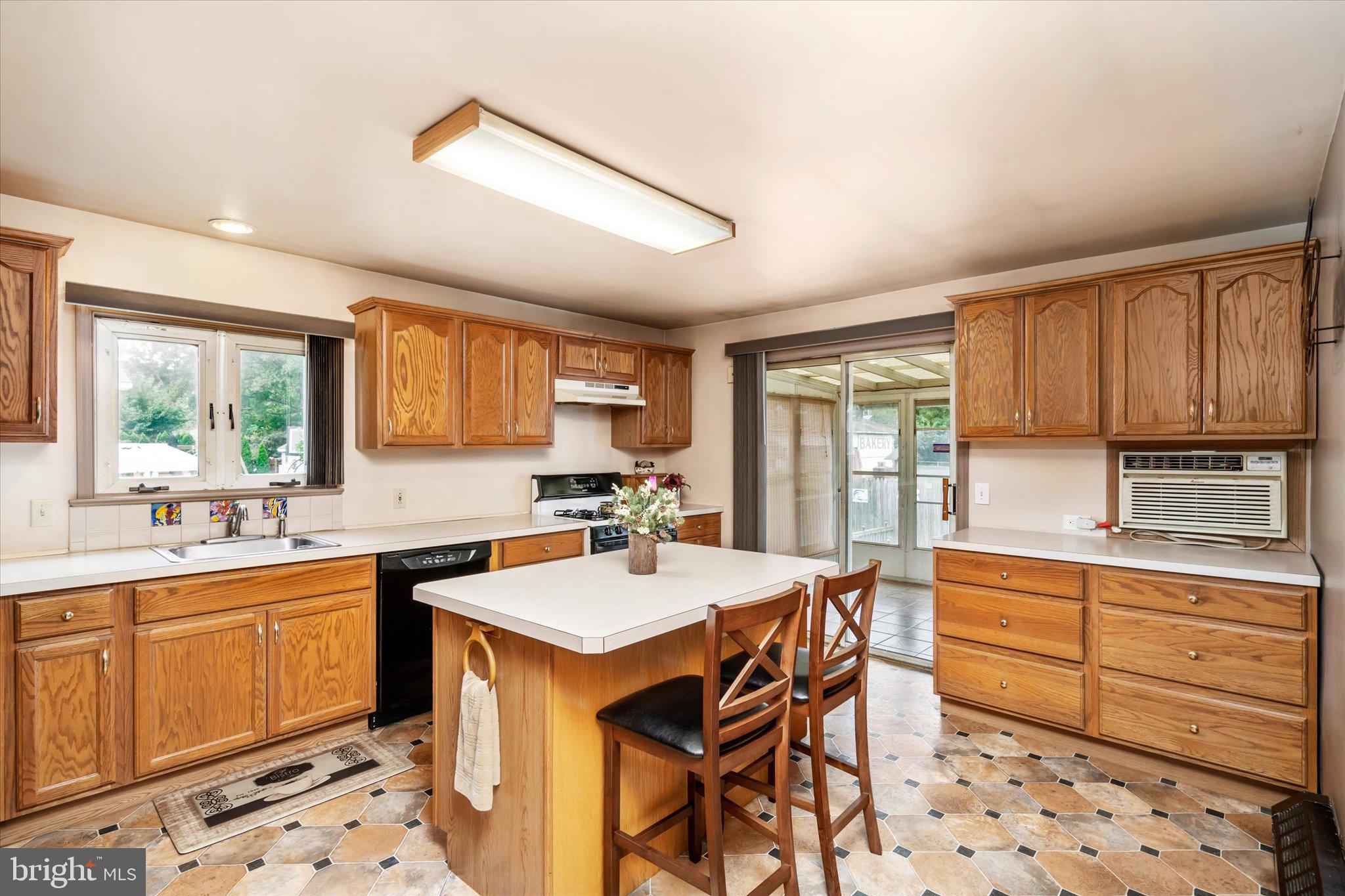 186 Beal Street Hamilton, NJ 08610 - Photo 8 of 23 Gallery Image 8