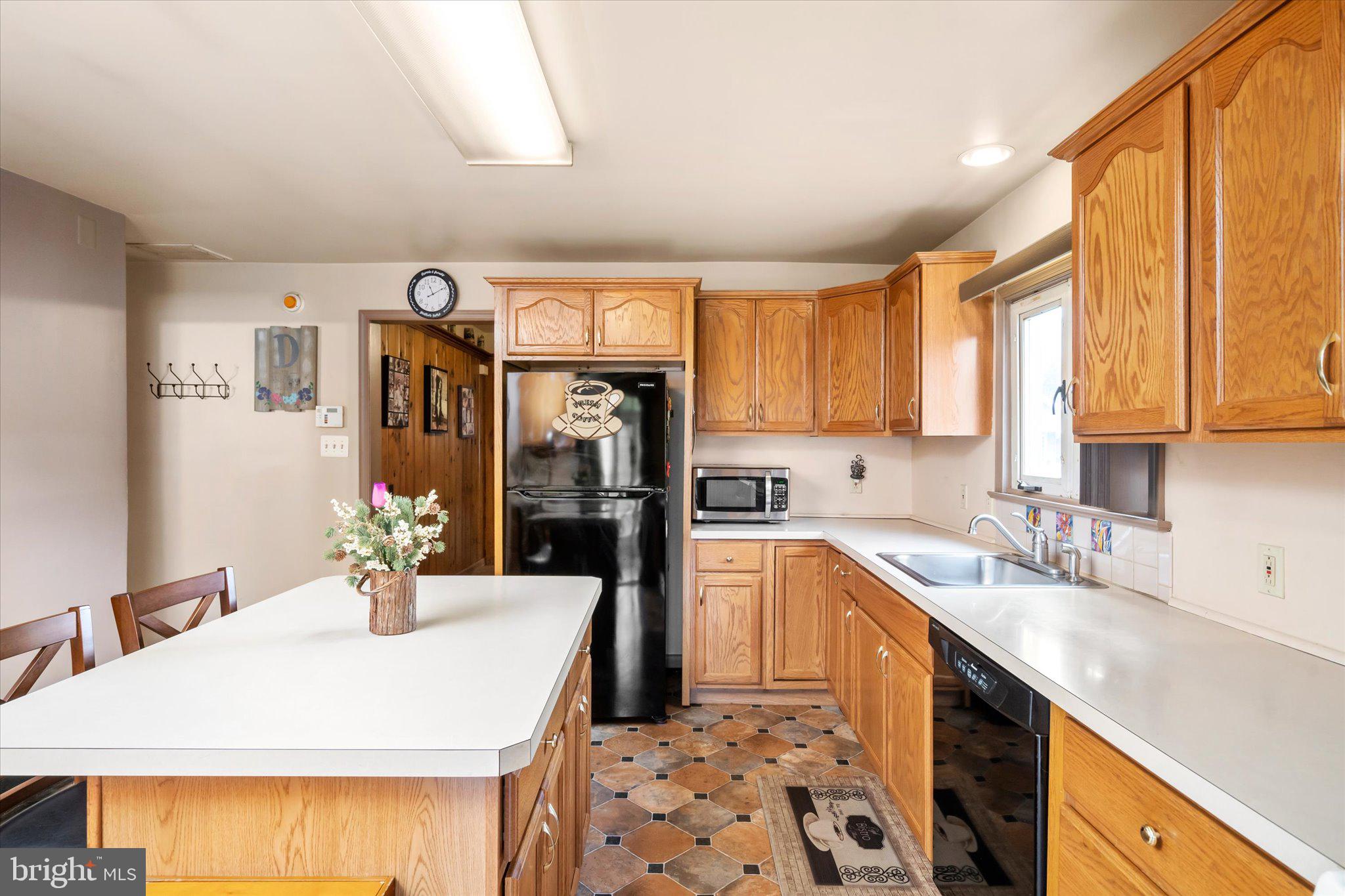 186 Beal Street Hamilton, NJ 08610 - Photo 9 of 23 Gallery Image 9