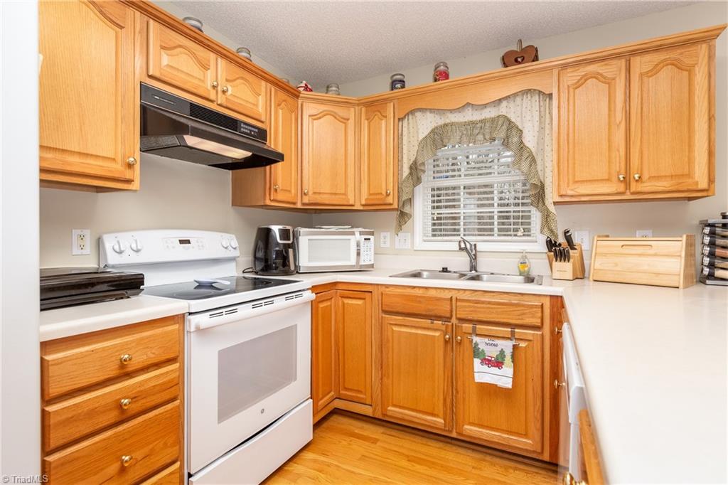 1824 Harper Spring Drive Clemmons, NC 27012 - Photo 11 of 42