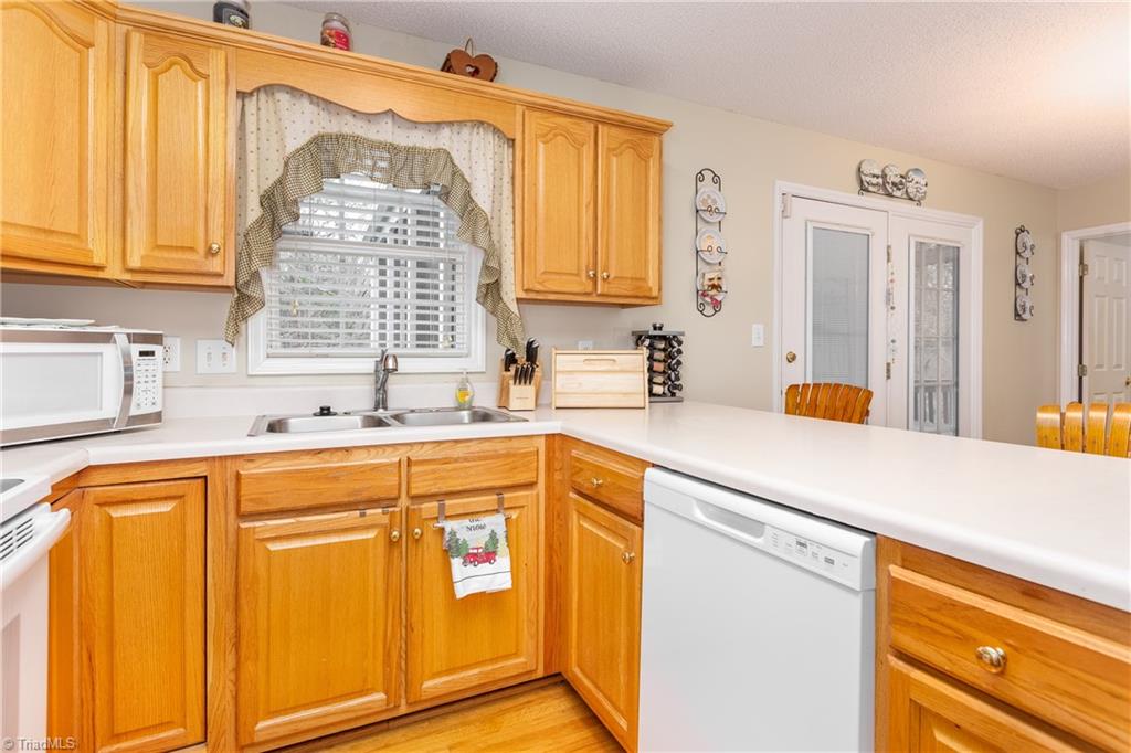 1824 Harper Spring Drive Clemmons, NC 27012 - Photo 12 of 42