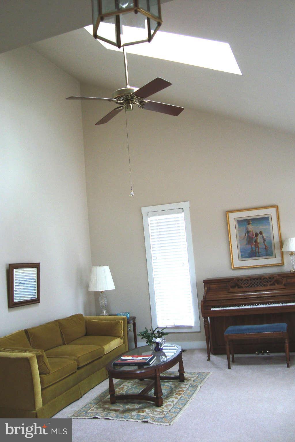 727 Rosedale Street Annapolis, MD 21401 - Photo 11 of 30 Living Room