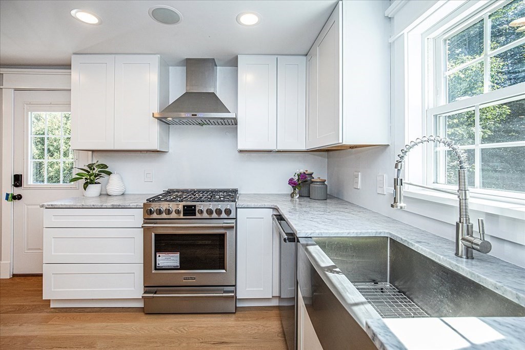 56 Macon Road Burlington, MA 01803 - Photo 6 of 40 Gallery Image 6
