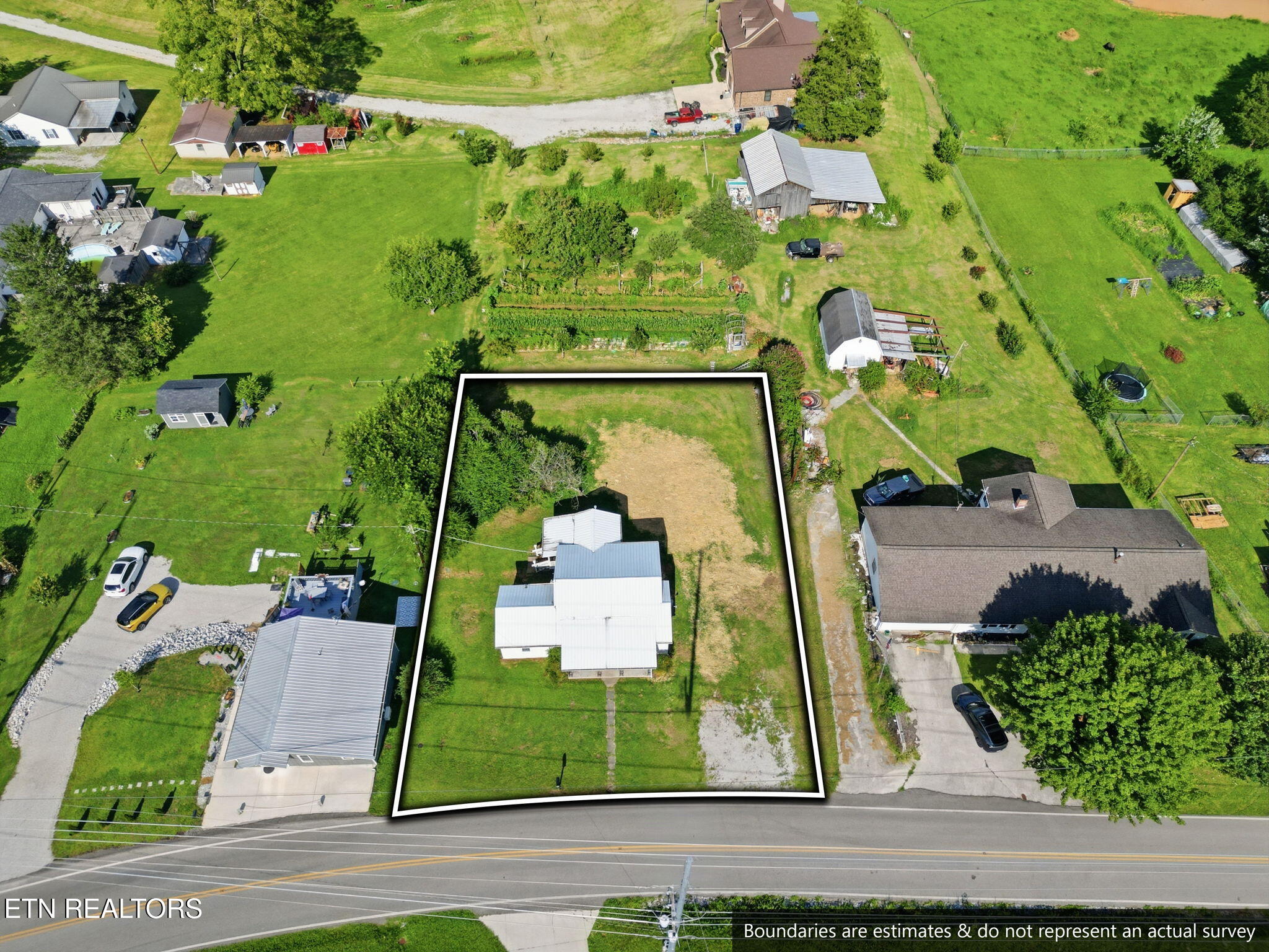 415 Island Ford Road Jacksboro, TN 37757 - Photo 35 of 39 12-web-or-mls-DJI_0381 - wht ln