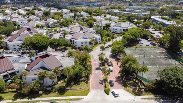 $2,300 | 9403 Fontainebleau Boulevard, Unit 21121, Miami, FL 33172