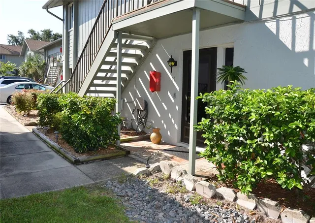 a view of an entrance of the house