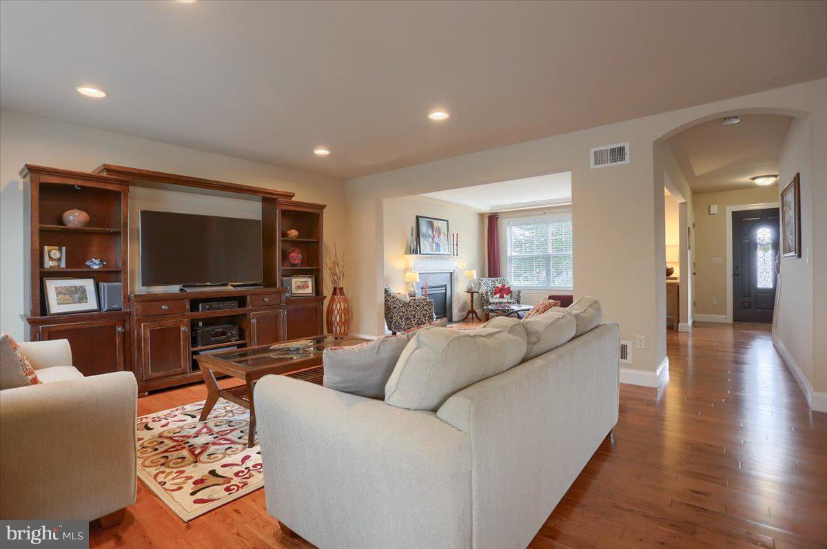 397 Riviera Street Mount Wolf, PA 17347 - Photo 11 of 41 Gallery Image 11