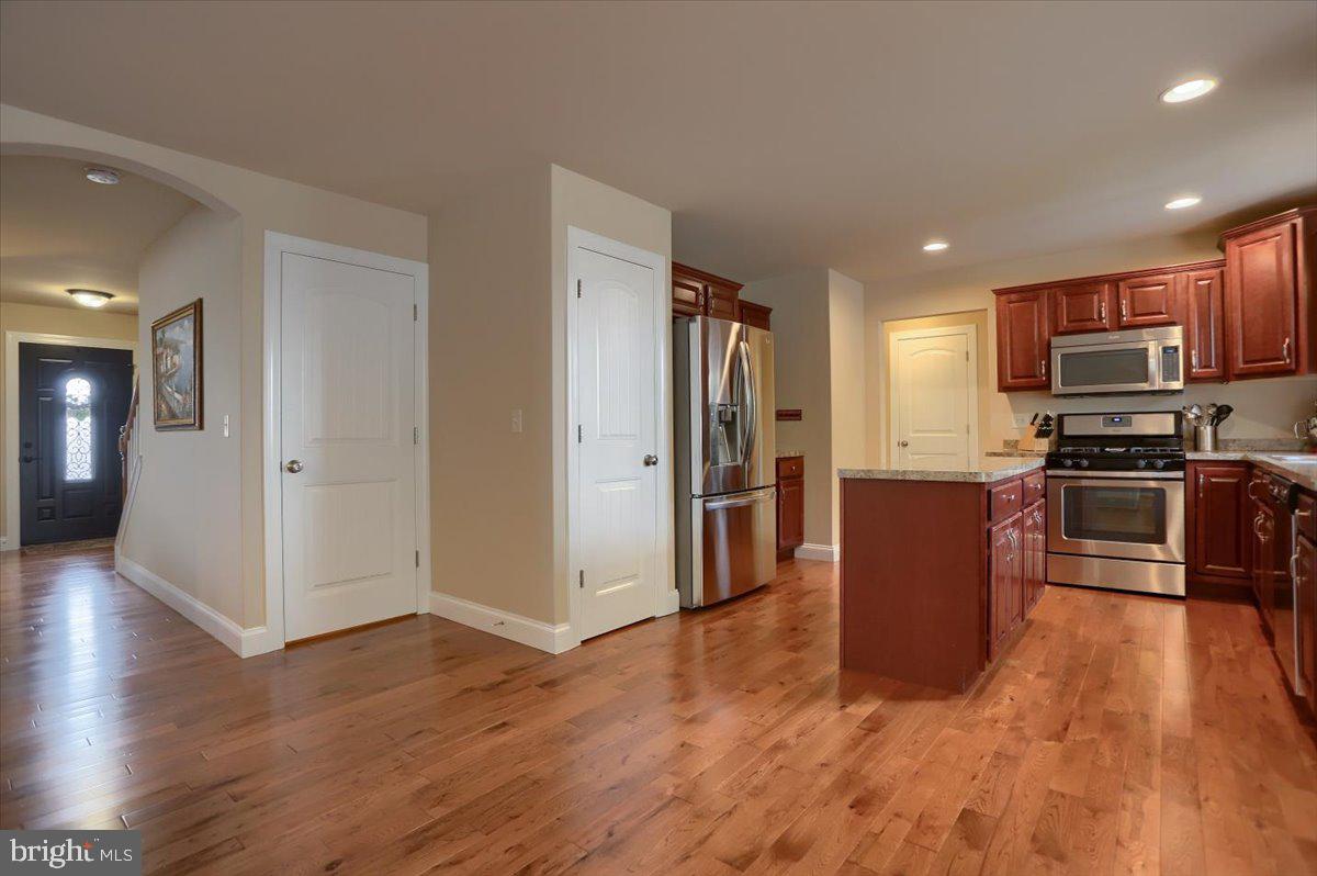 397 Riviera Street Mount Wolf, PA 17347 - Photo 14 of 41 Gallery Image 14