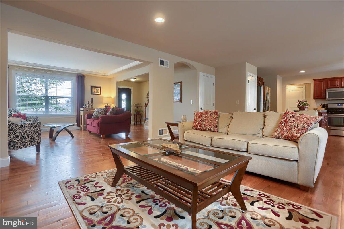 397 Riviera Street Mount Wolf, PA 17347 - Photo 10 of 41 Gallery Image 10