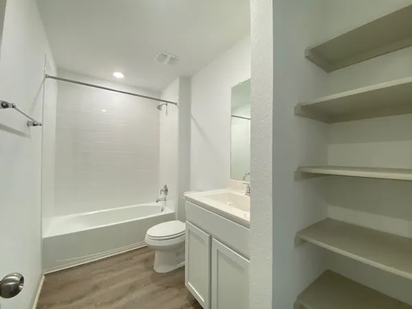 $2,150 | 131 Fort Clark Springs Drive, Hutto, TX 78634