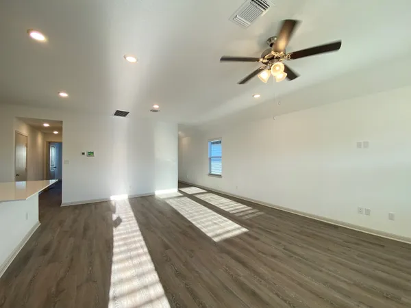 $2,150 | 131 Fort Clark Springs Drive, Hutto, TX 78634