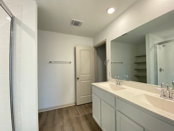 $2,050 | 131 Fort Clark Springs Drive, Hutto, TX 78634