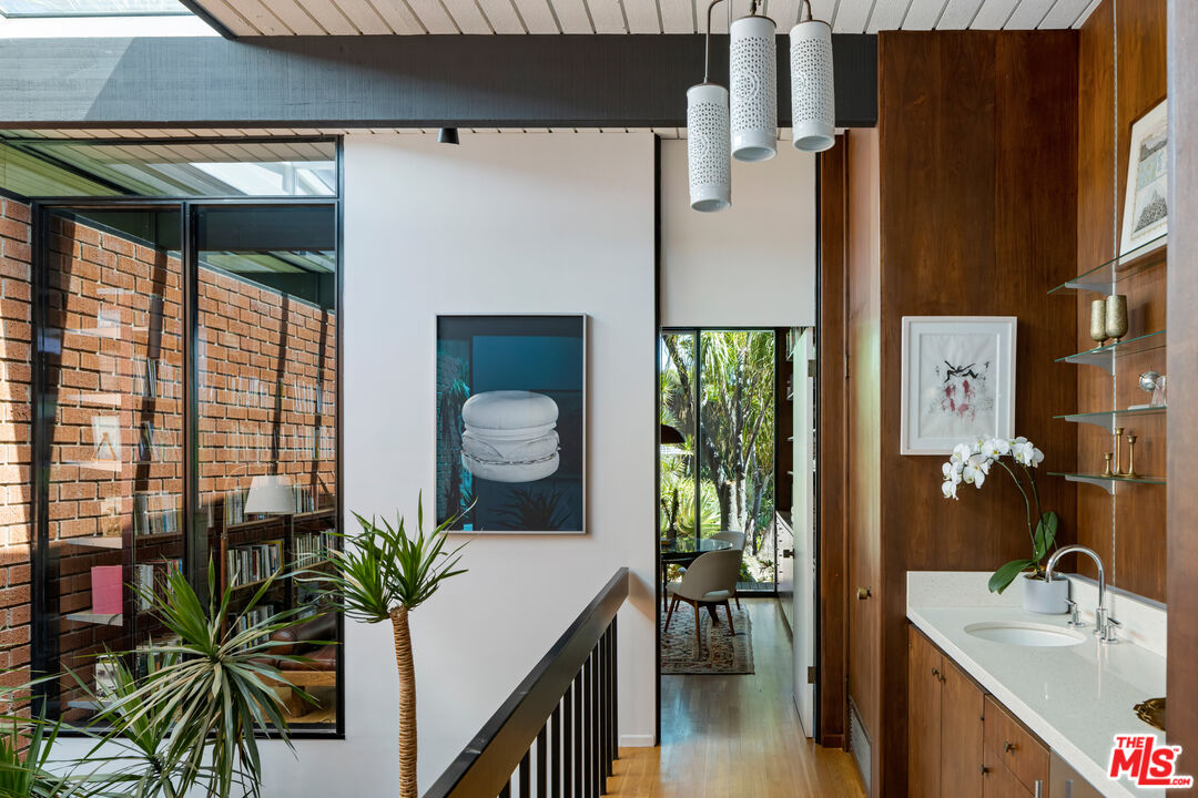 4520 Dundee Drive Los Angeles, CA 90027 - Photo 21 of 63