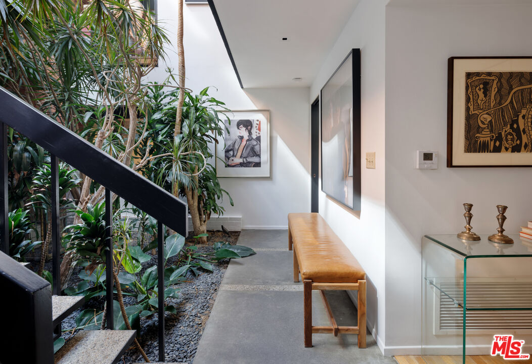 4520 Dundee Drive Los Angeles, CA 90027 - Photo 27 of 63