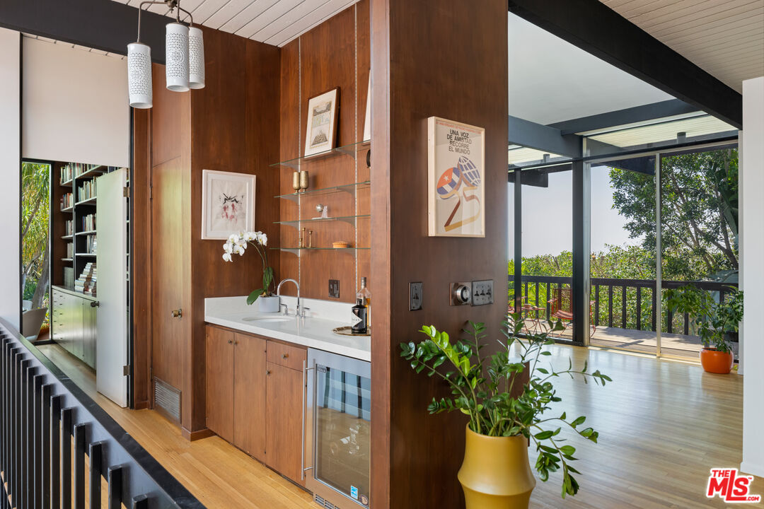 4520 Dundee Drive Los Angeles, CA 90027 - Photo 8 of 63