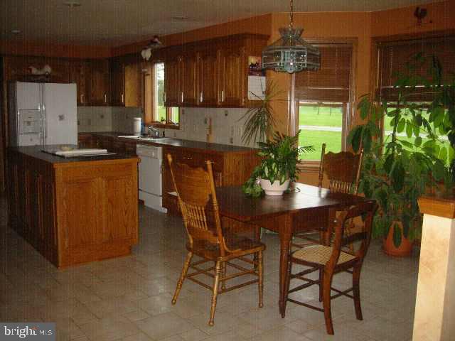 180 Goodyear Road Carlisle, PA 17015 - Photo 2 of 9 Gallery Image 2