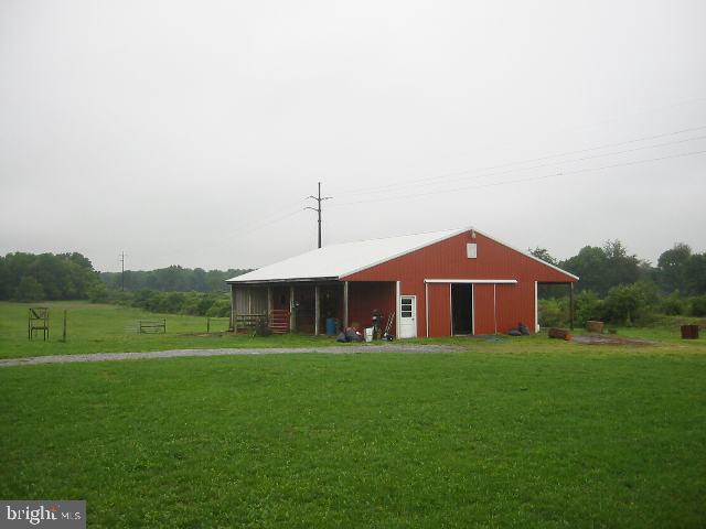 180 Goodyear Road Carlisle, PA 17015 - Photo 8 of 9 Gallery Image 8