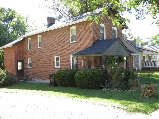 $299,000 | 910 East 2nd Street, Madison, IN 47250