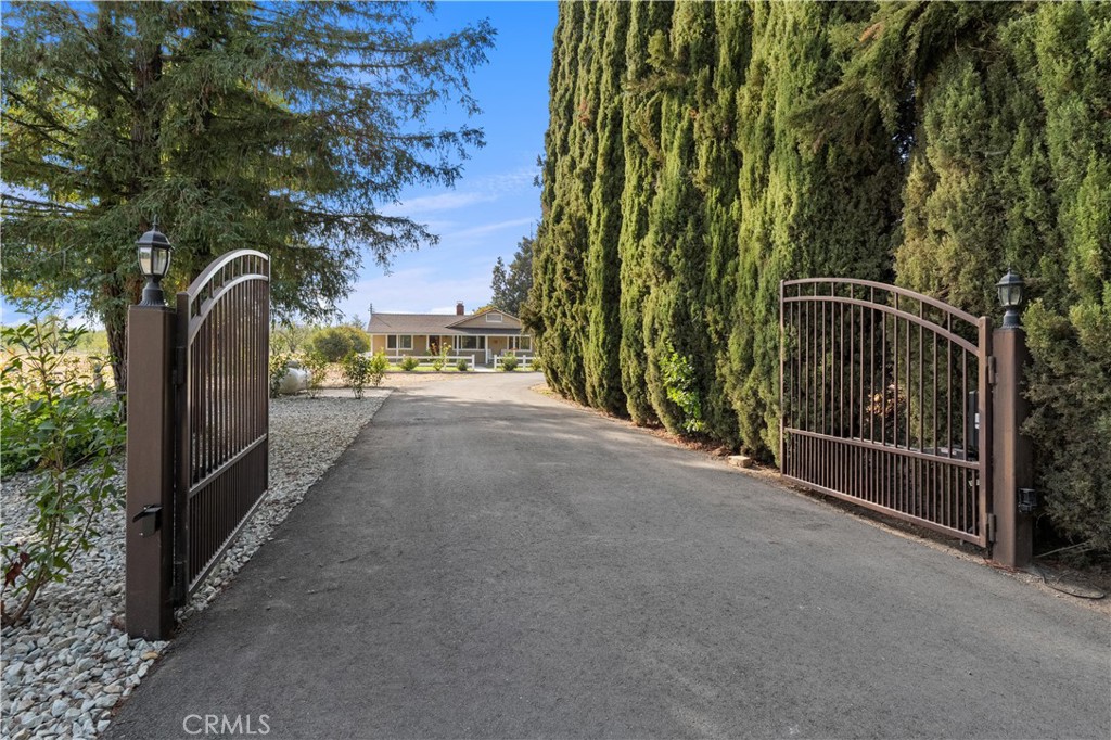8683 Sullivan Way Durham, CA 95938 - Photo 32 of 32 a view of entryway with garden