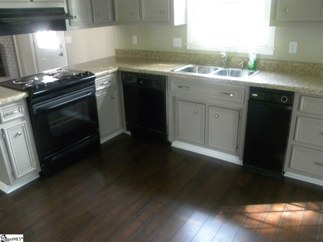 309 Devenger Road Greer, SC 29650 - Photo 5 of 16 Gallery Image 5
