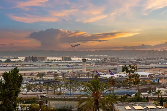 $1,299,000 | 1570 Linwood Street, San Diego, CA 92103