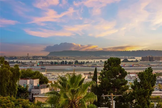 $1,299,000 | 1570 Linwood Street, San Diego, CA 92103