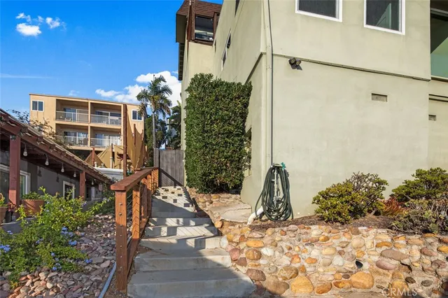 $1,299,000 | 1570 Linwood Street, San Diego, CA 92103