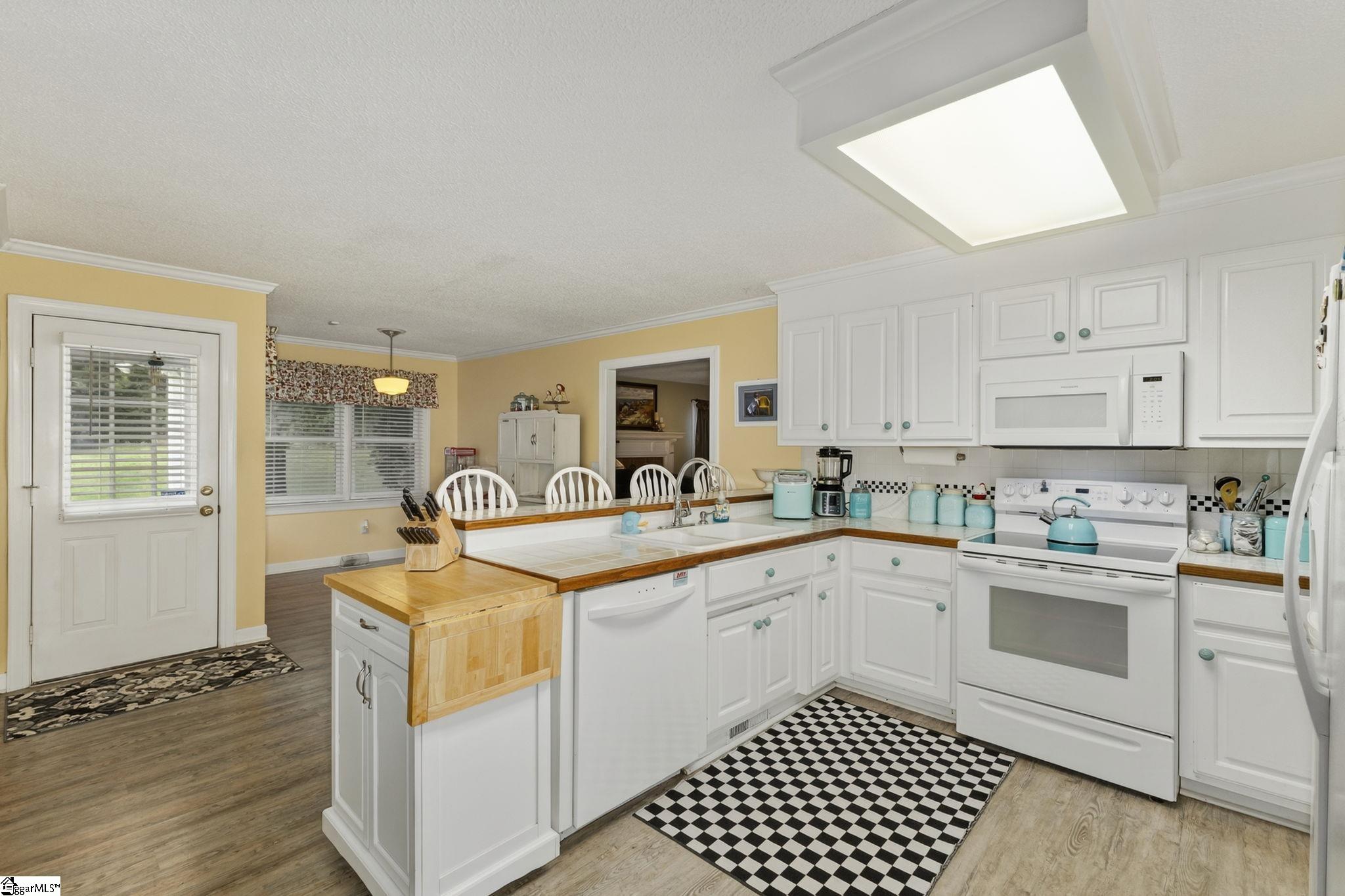 206 Killarney Way Easley, SC 29642 - Photo 5 of 17 Gallery Image 5