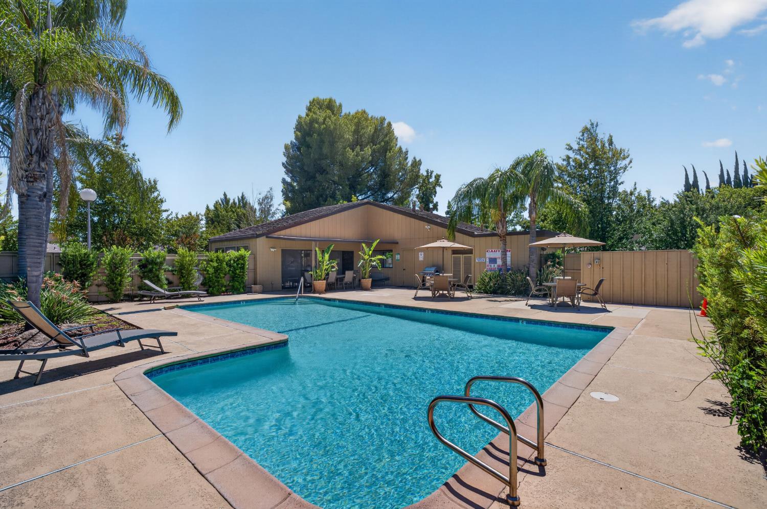 1338 Hunn Road, Unit 26 Yuba City, CA 95993 - Photo 54 of 58 Clubhouse Pool