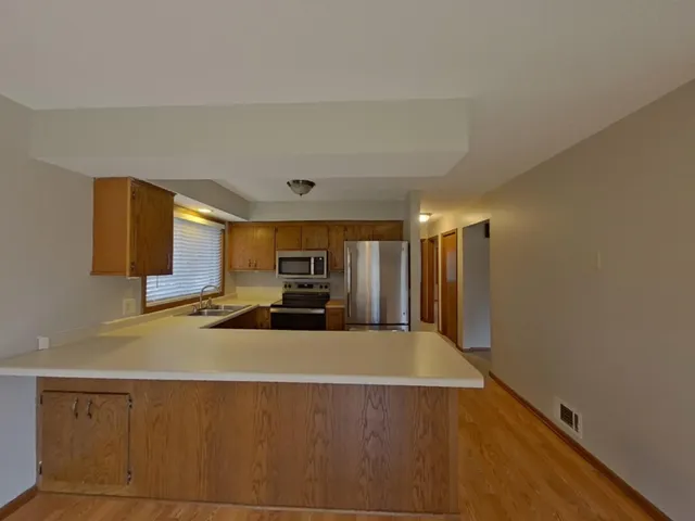 $2,599 | 4905 Independence Street, Maple Plain, MN 55359