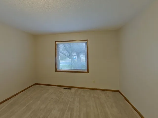 $2,599 | 4905 Independence Street, Maple Plain, MN 55359