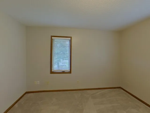 $2,599 | 4905 Independence Street, Maple Plain, MN 55359