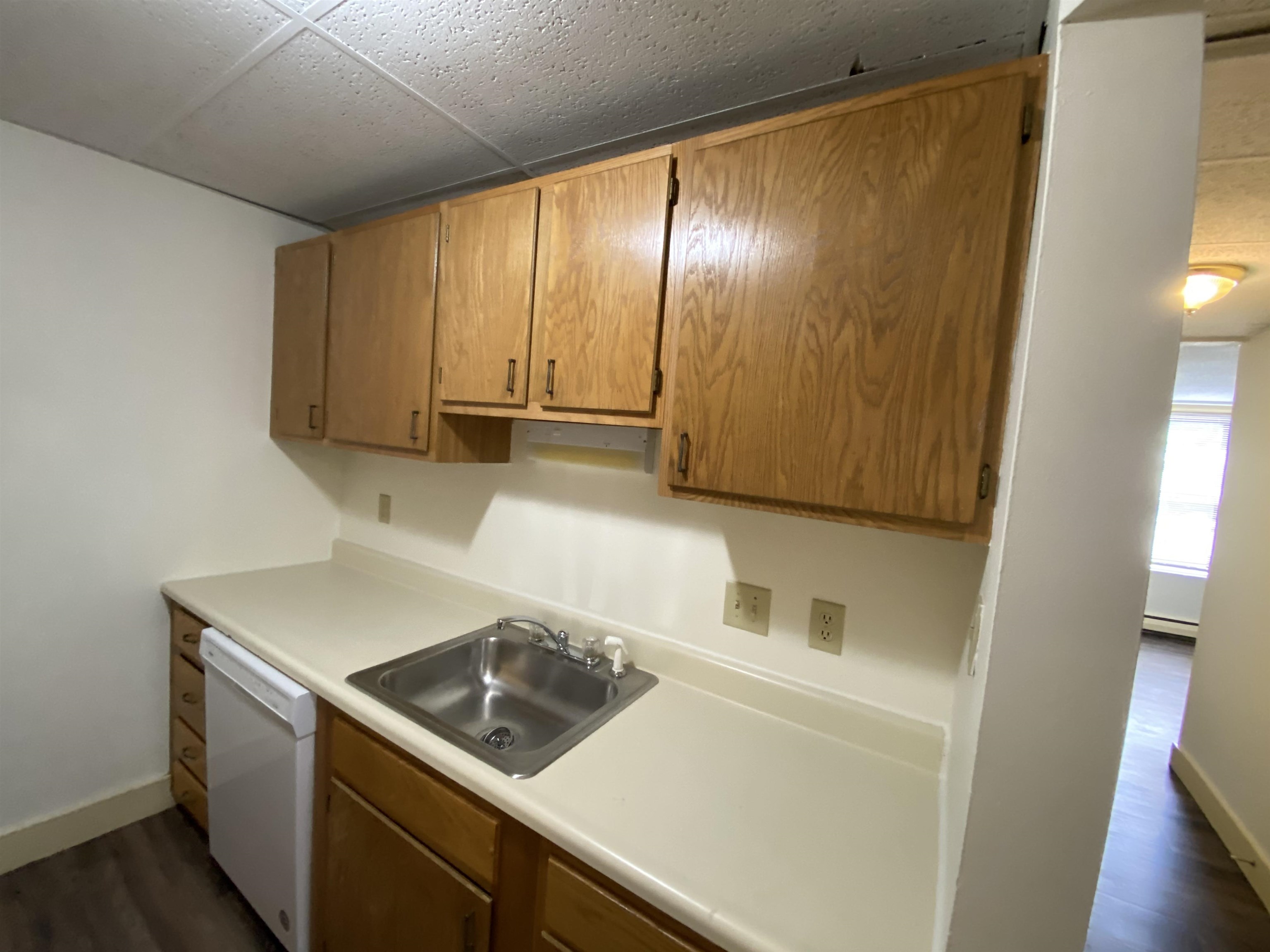 610 Union Street, Unit 303 Manchester, NH 03104 - Photo 11 of 40