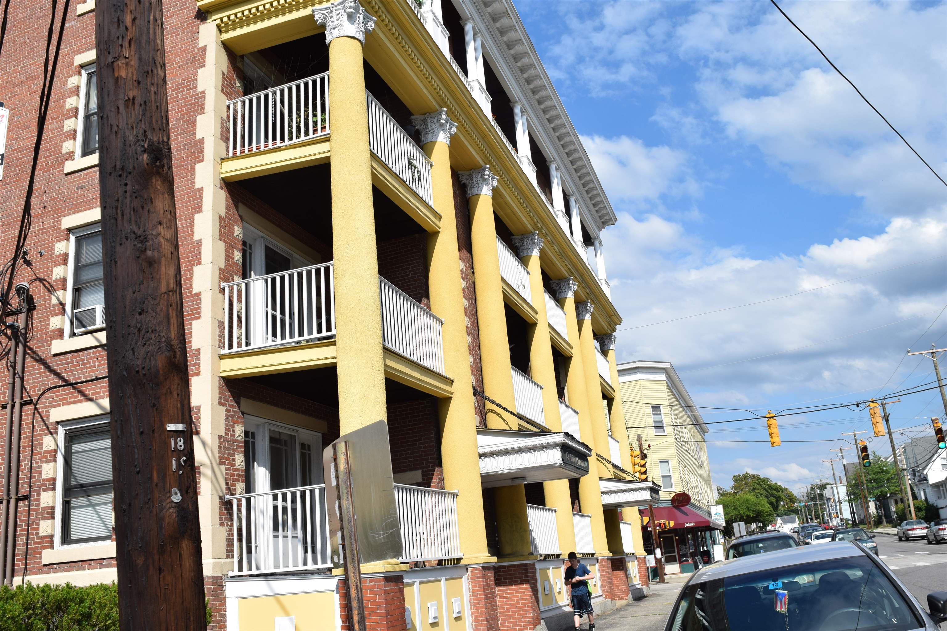 610 Union Street, Unit 303 Manchester, NH 03104 - Photo 3 of 40