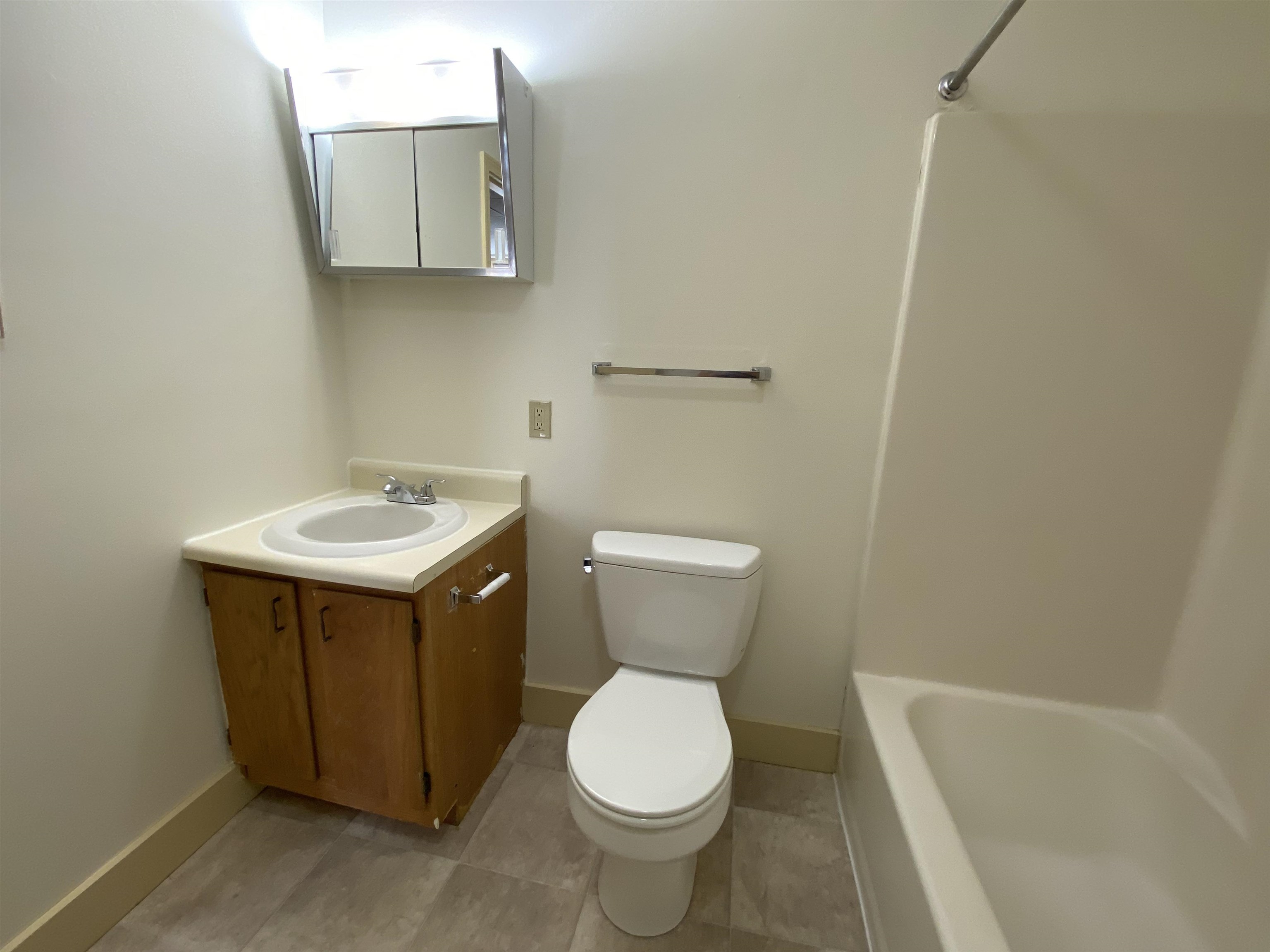 610 Union Street, Unit 303 Manchester, NH 03104 - Photo 37 of 40