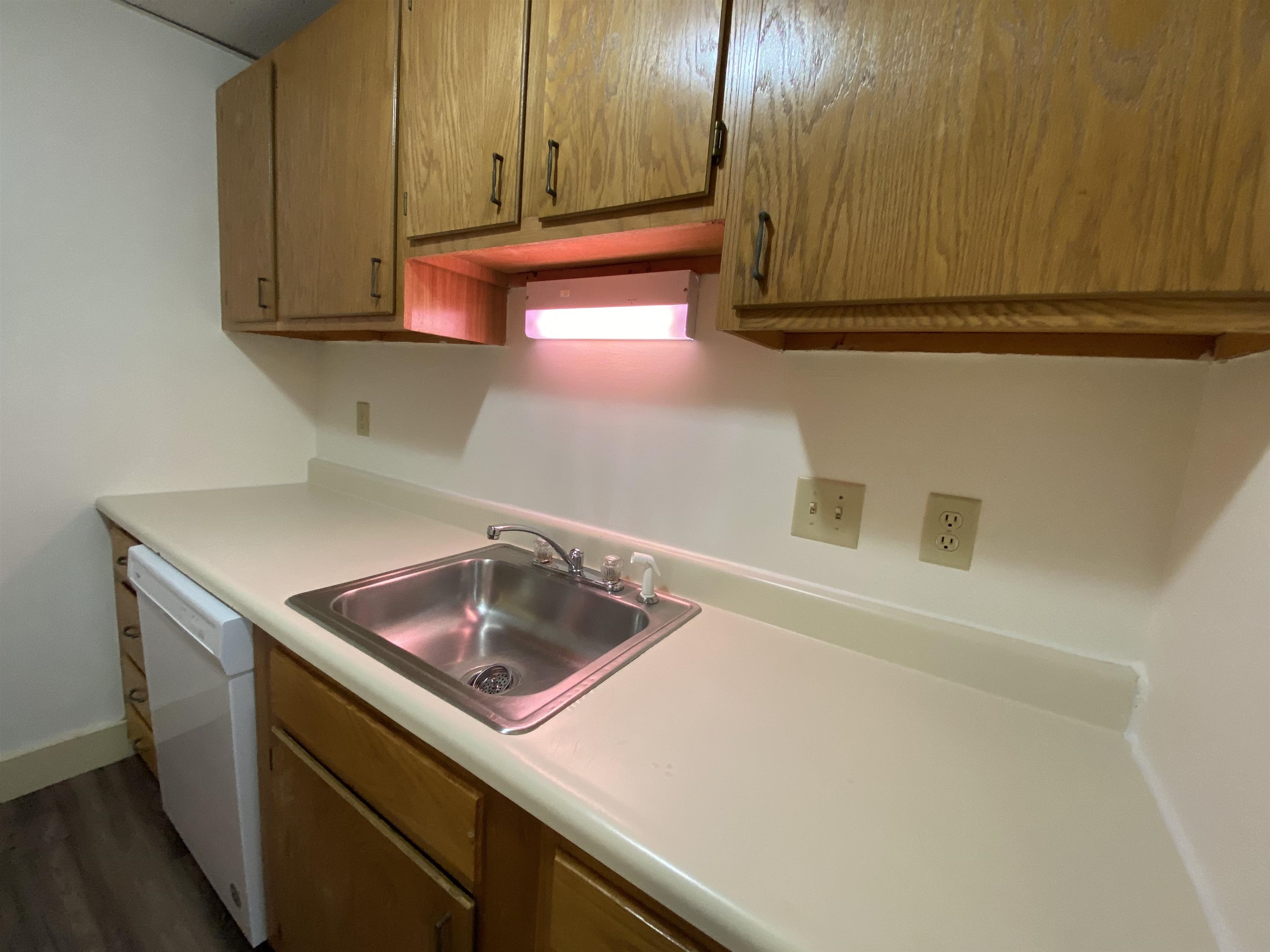 610 Union Street, Unit 303 Manchester, NH 03104 - Photo 8 of 40