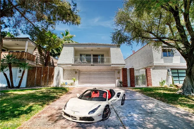 $3,850 | 940 Vegas Valley Drive, Las Vegas, NV 89109