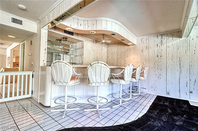 $3,850 | 940 Vegas Valley Drive, Las Vegas, NV 89109