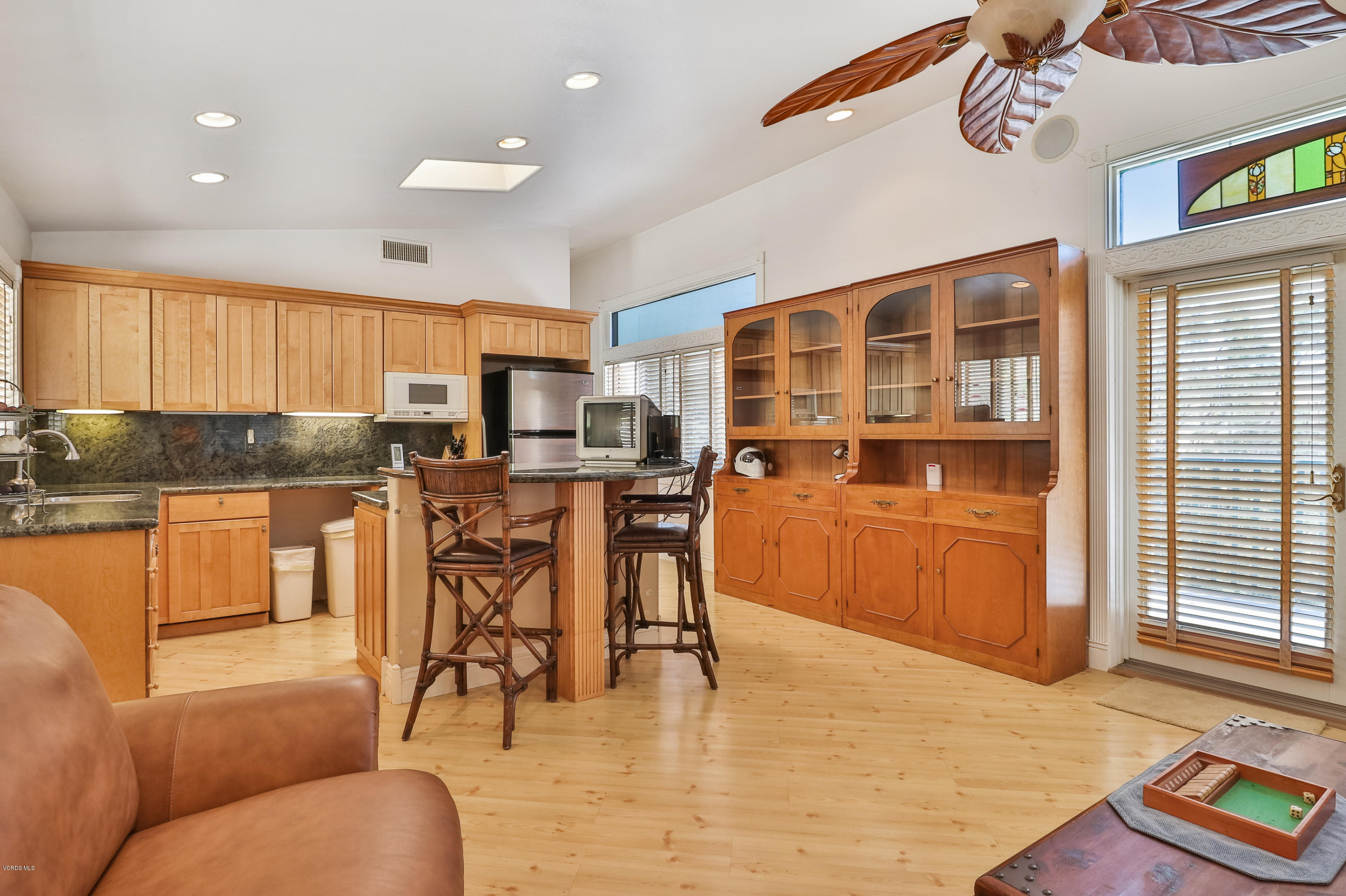 1577 Tierra Rejada Road Simi Valley, CA 93065 - Photo 20 of 31 022_Gourmet Kitchen