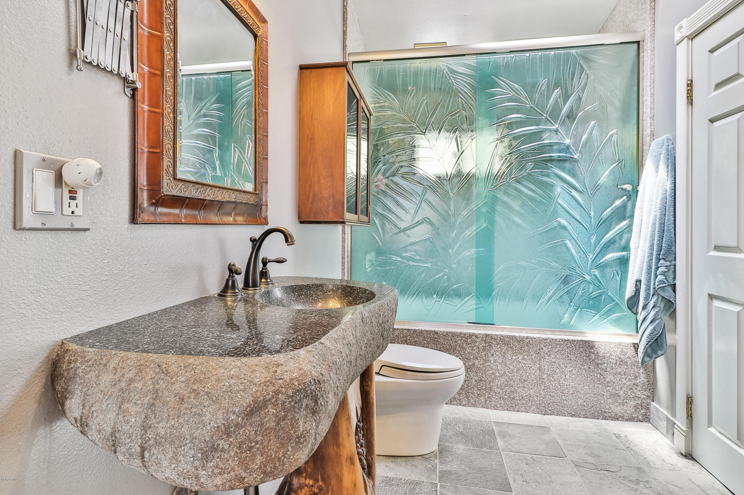1577 Tierra Rejada Road Simi Valley, CA 93065 - Photo 26 of 31 028_Updated Bath