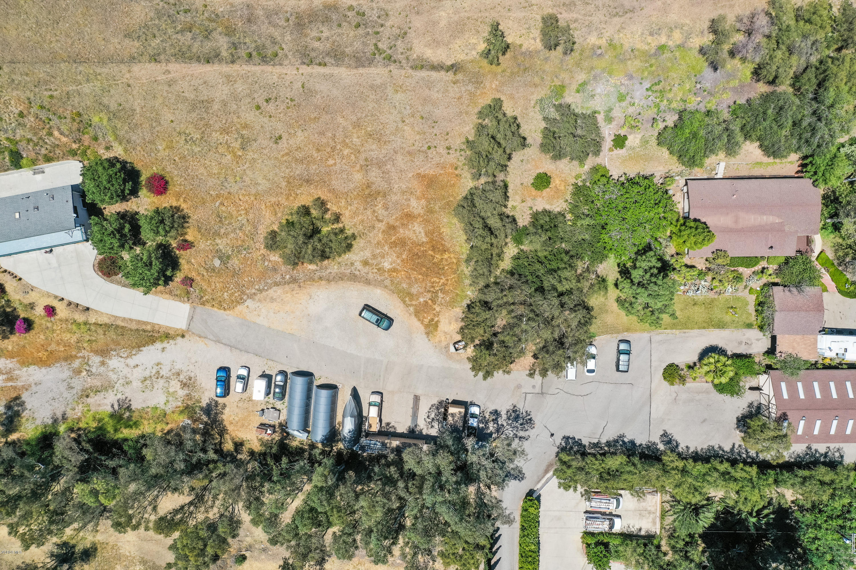 1577 Tierra Rejada Road Simi Valley, CA 93065 - Photo 6 of 31 006_Plenty of room... for everything