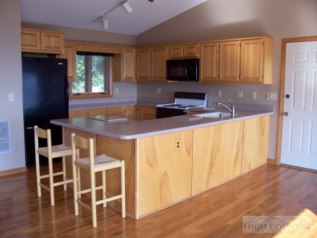 144 Grey Fox Ridge Road Banner Elk, NC 28604 - Photo 10 of 11 Gallery Image 10