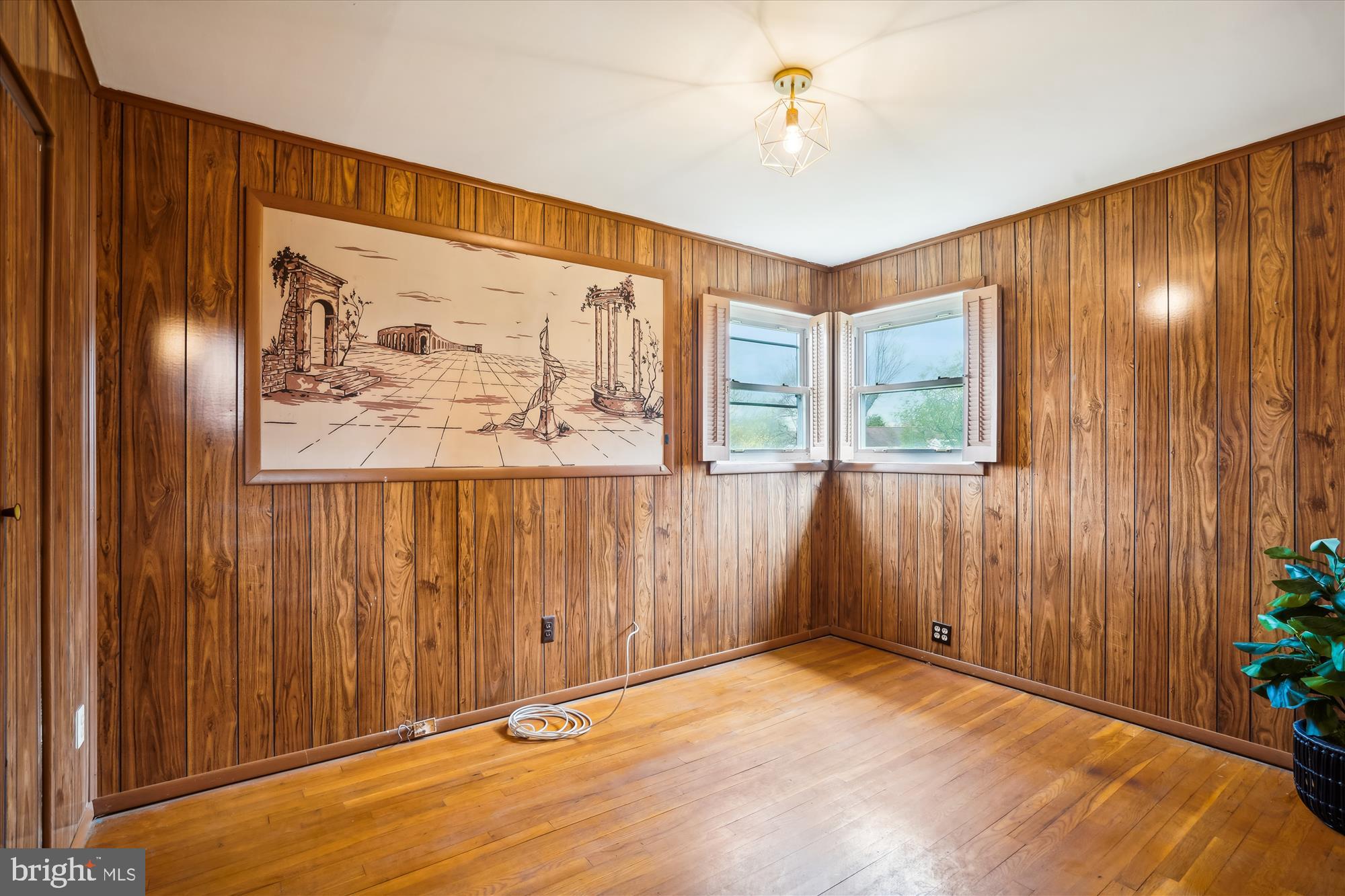 6717 Cabin John Road Springfield, VA 22150 - Photo 23 of 40 2nd Bedroom