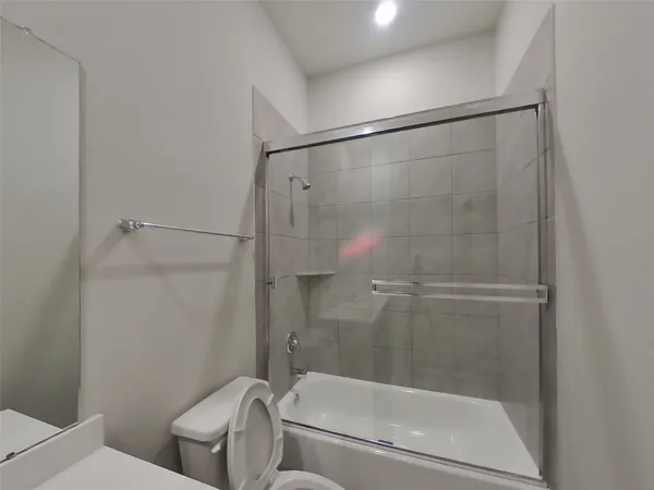 $2,509 | 9835 Willow Creek, Unit 106, Tomball, TX 77375