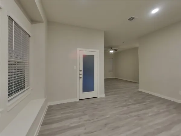 $2,509 | 9835 Willow Creek, Unit 106, Tomball, TX 77375