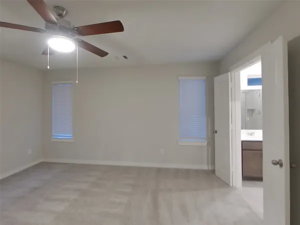 $2,509 | 9835 Willow Creek, Unit 106, Tomball, TX 77375