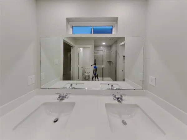 $2,509 | 9835 Willow Creek, Unit 106, Tomball, TX 77375