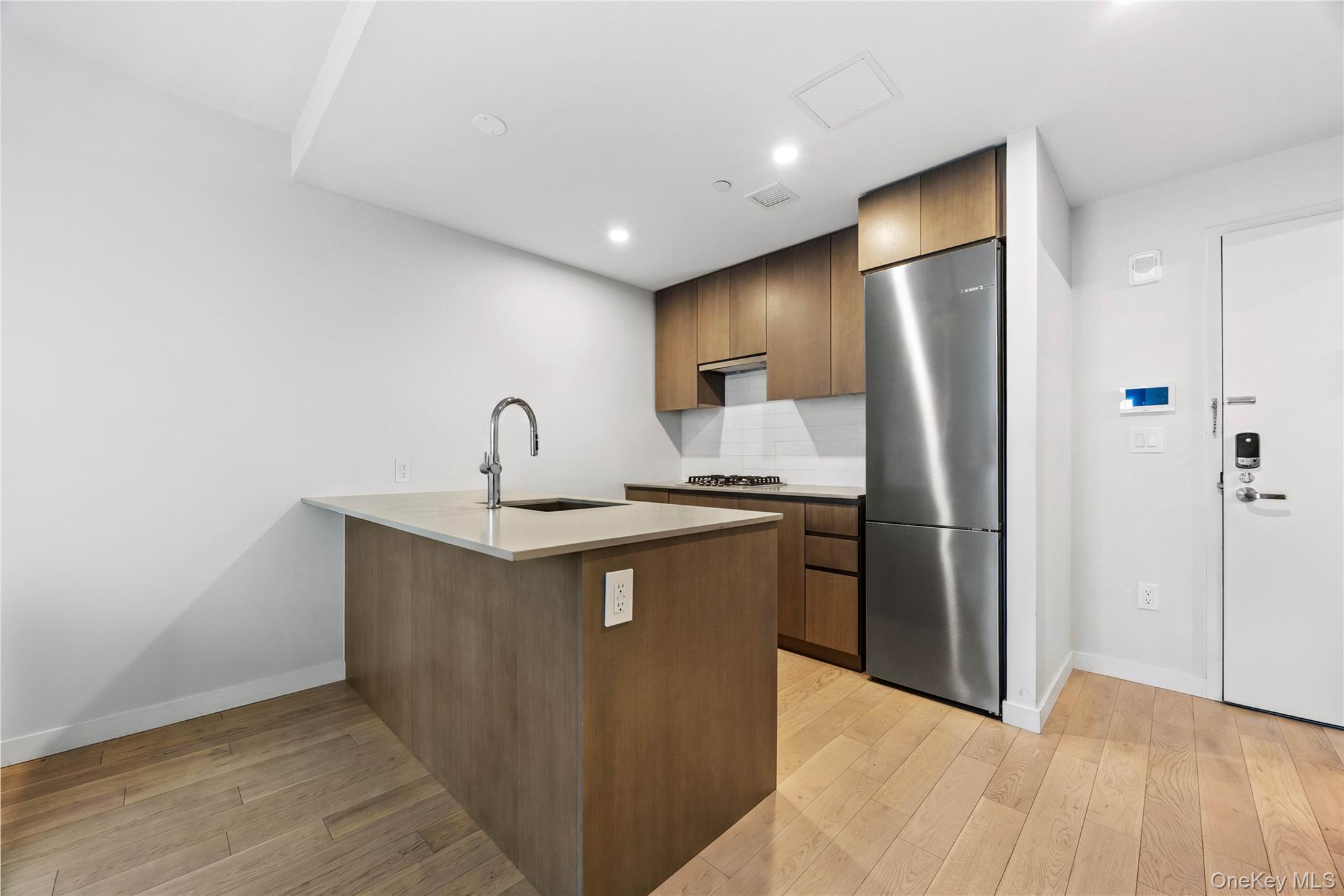 131-02 40th Road, Unit 14B Queens, NY 11354 - Photo 2 of 17